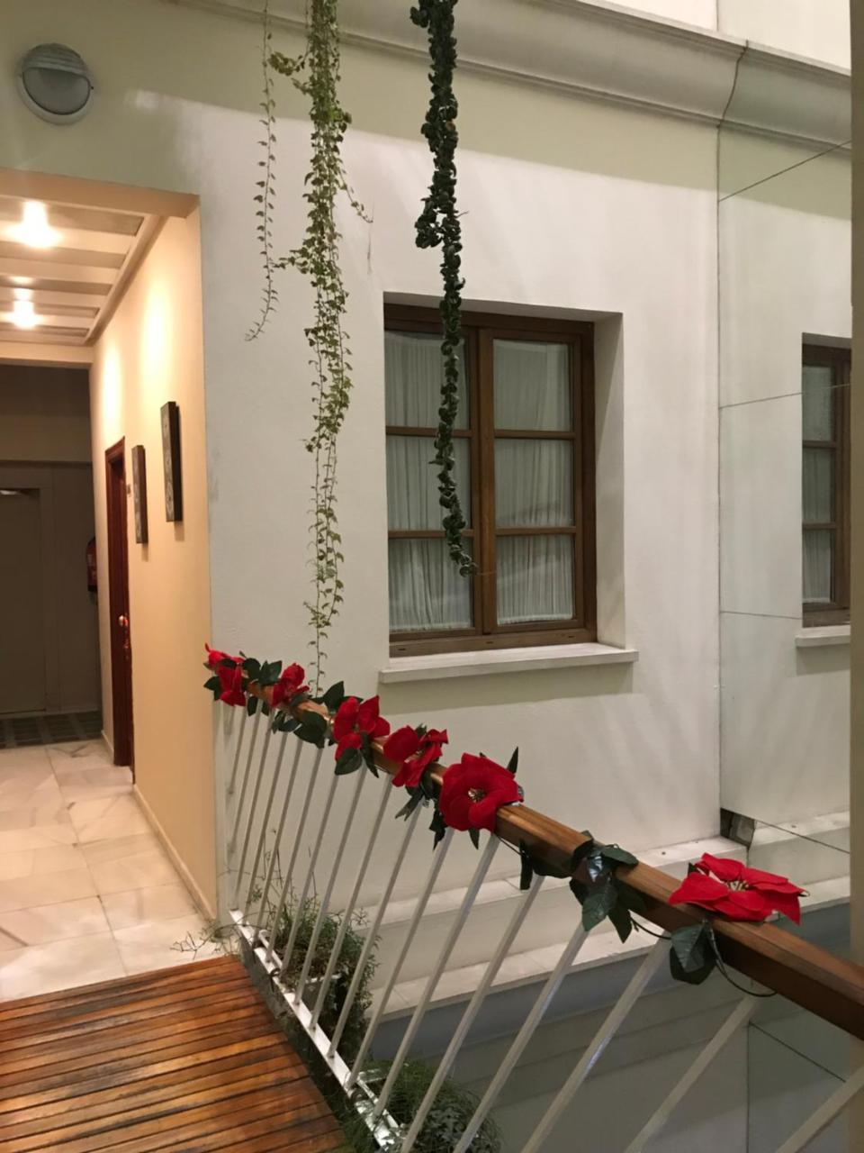 Hostal Puerta Carmona Севиля Екстериор снимка