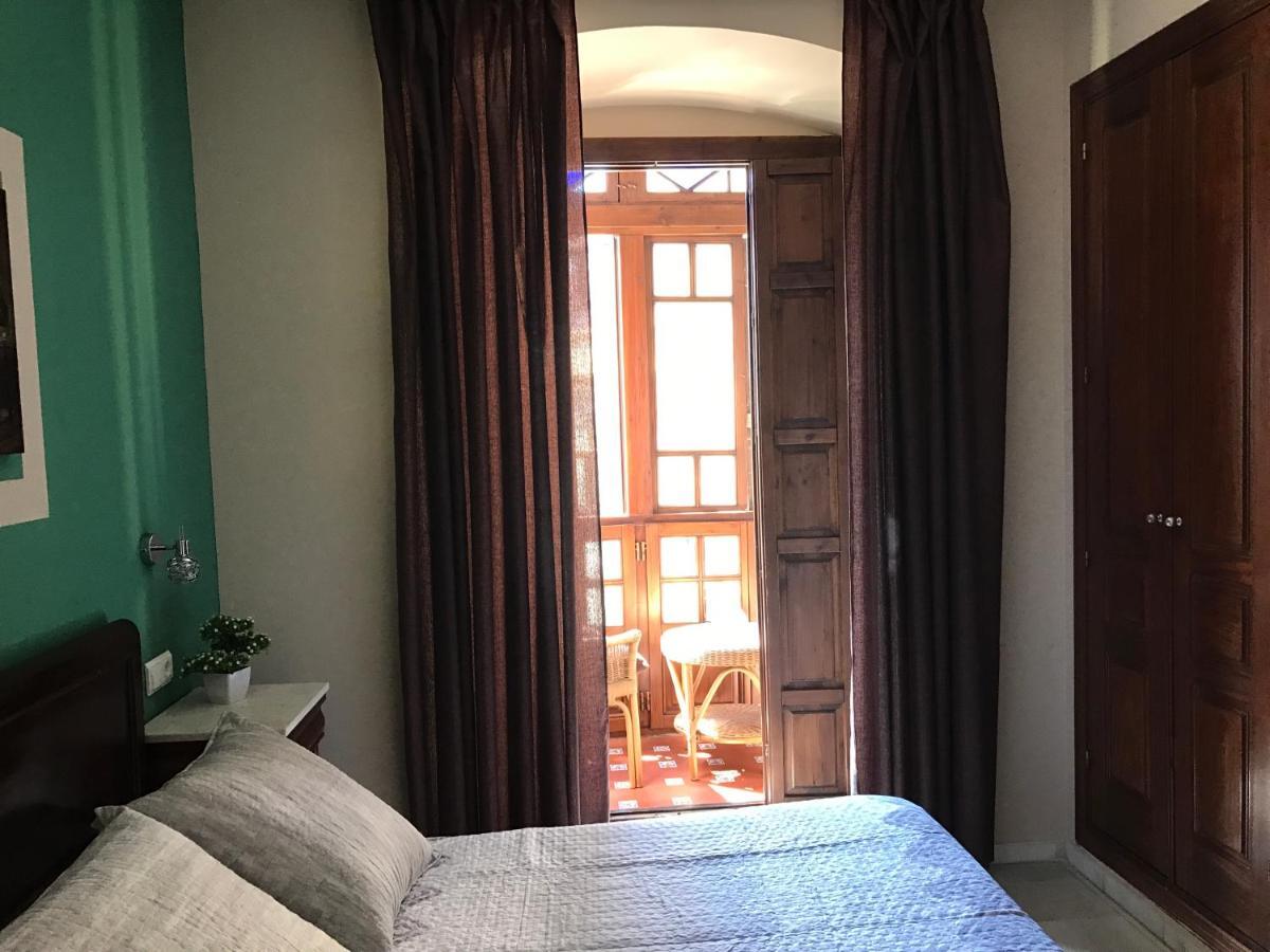 Hostal Puerta Carmona Севиля Екстериор снимка